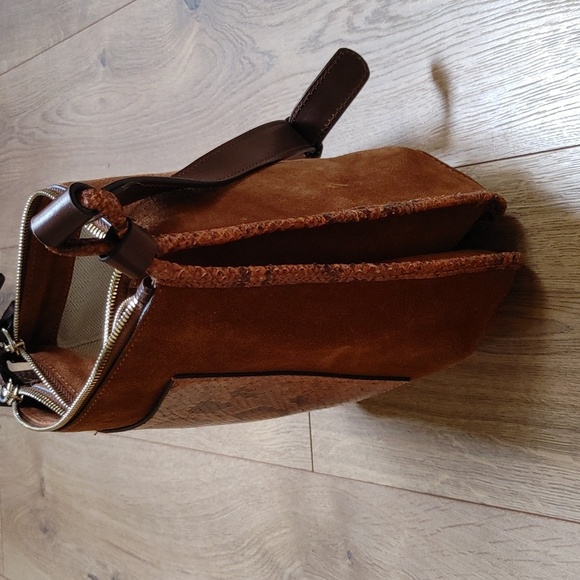 M. Gemi Suede Rosetta Crossbody Bag Italy - Picture 3 of 13